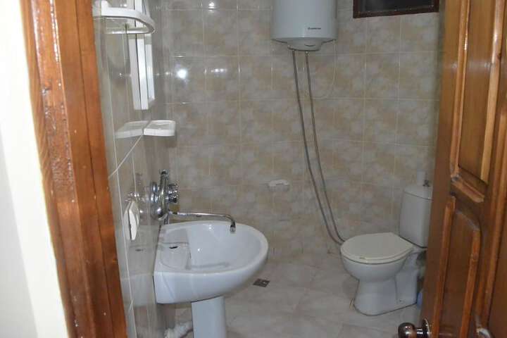 Room 16 of 20