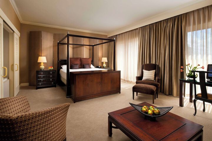 Room 32 of 67