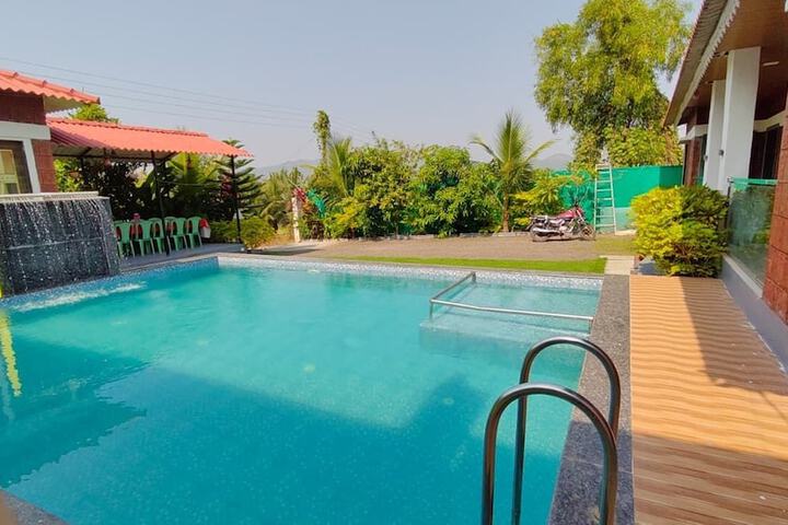 Pool 6 of 10
