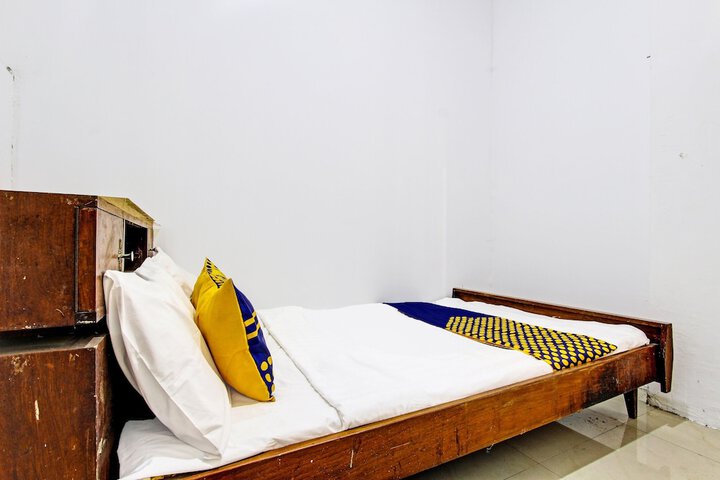 Room 16 of 27