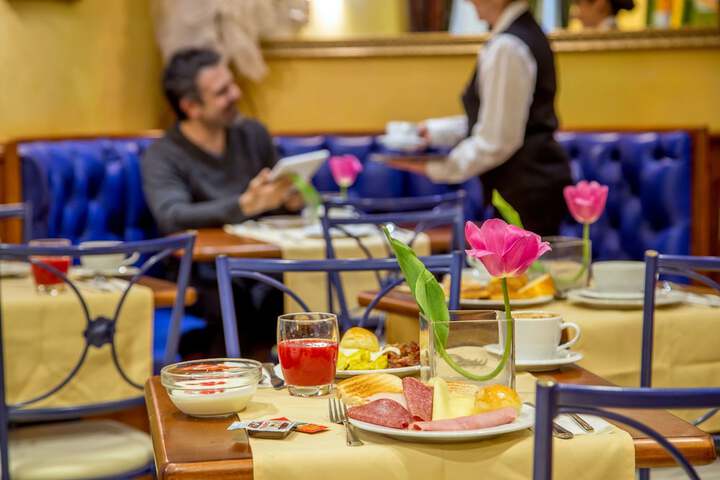 Breakfast area