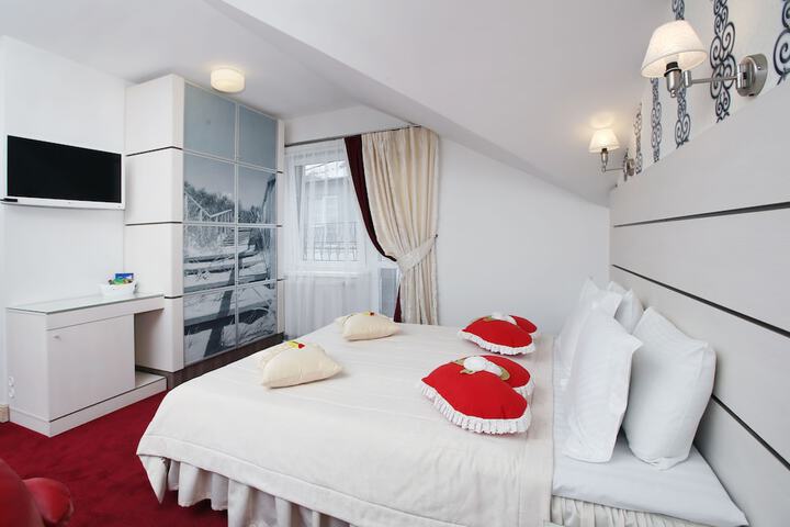 Room 4 of 46