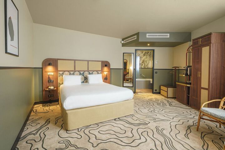 Room 2 of 138
