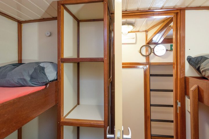 Room 9 of 40