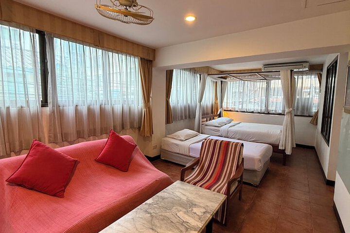 Room 35 of 65