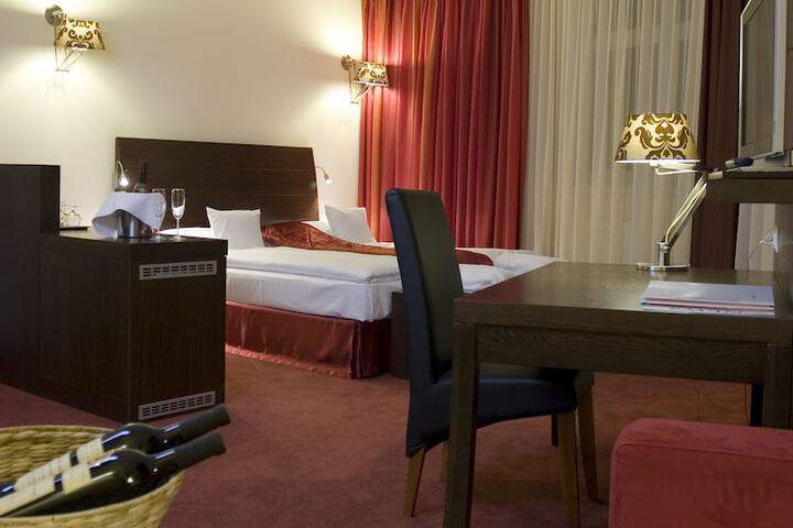 Room 22 of 53