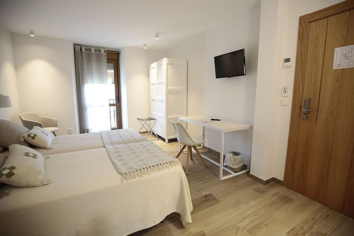 Room 5 of 32