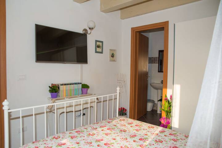 Room 10 of 47