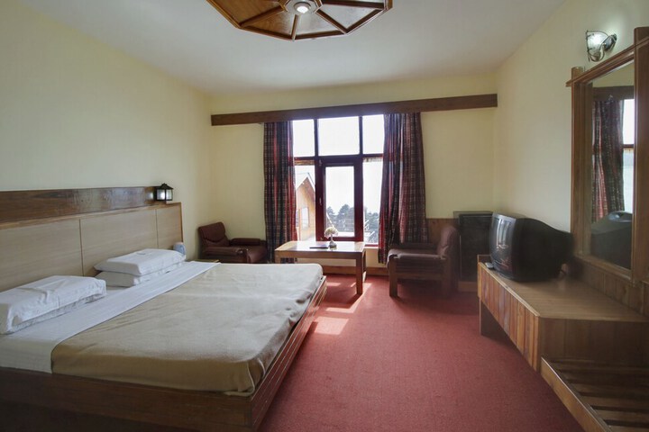 Room 8 of 32