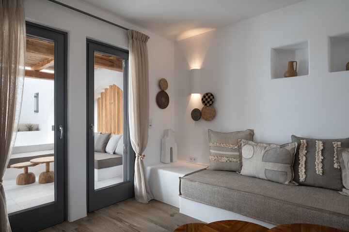 Room 32 of 157