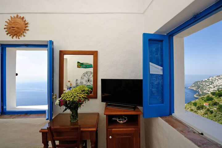 Room 12 of 94