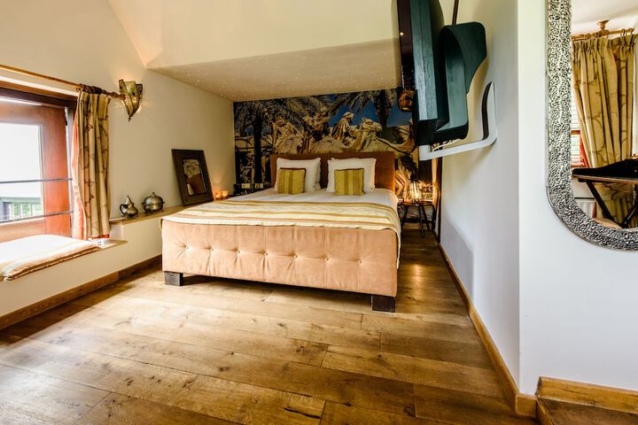 Room 26 of 47