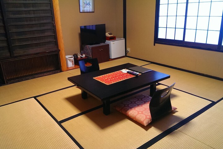 Room 7 of 30