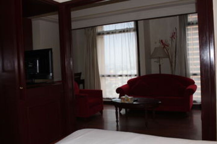 Room 65 of 83