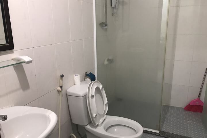 Room 11 of 14