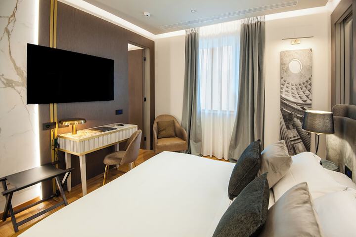 Room 34 of 157