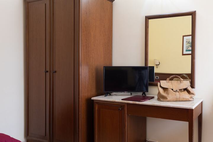Room 19 of 40