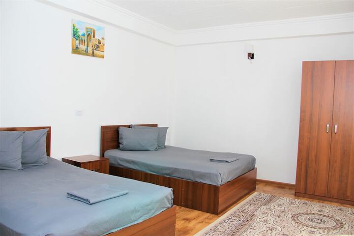 Room 9 of 32