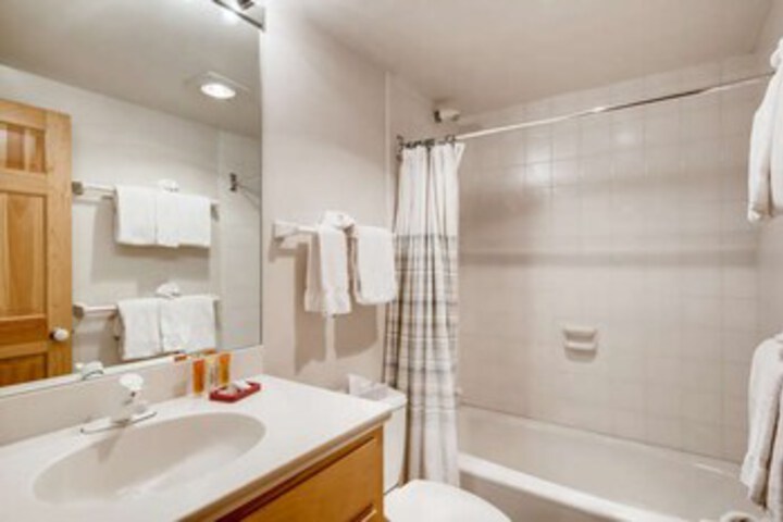 Room 3 of 38