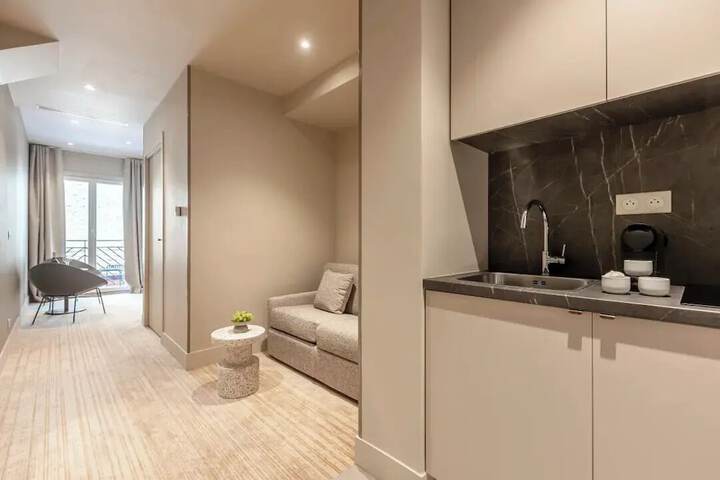 Room 4 of 39