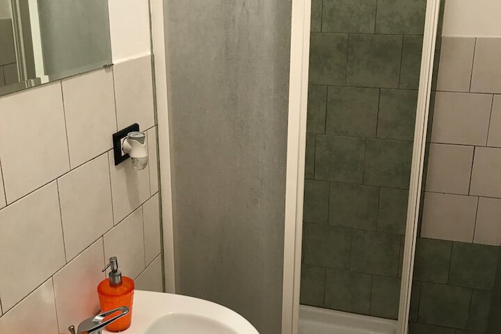 Room 17 of 22