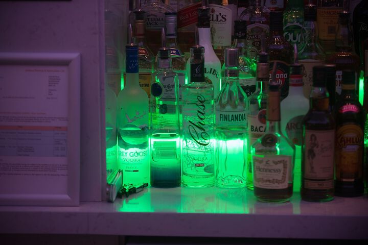 Lounge 66 of 100