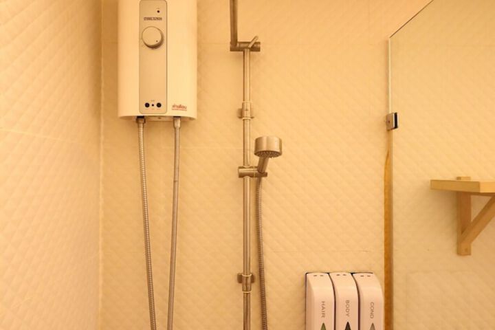 Room 80 of 91
