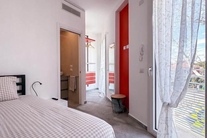 Room 9 of 159