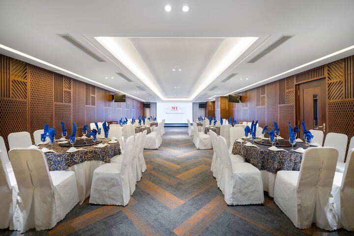 Ballroom/Hall 52 of 57