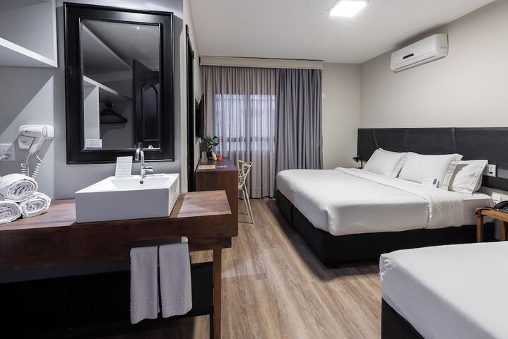 Room 34 of 73