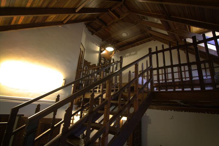 Room 10 of 35
