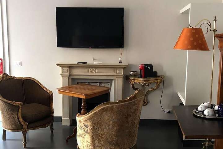 Room 22 of 37