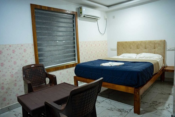 Room 14 of 60