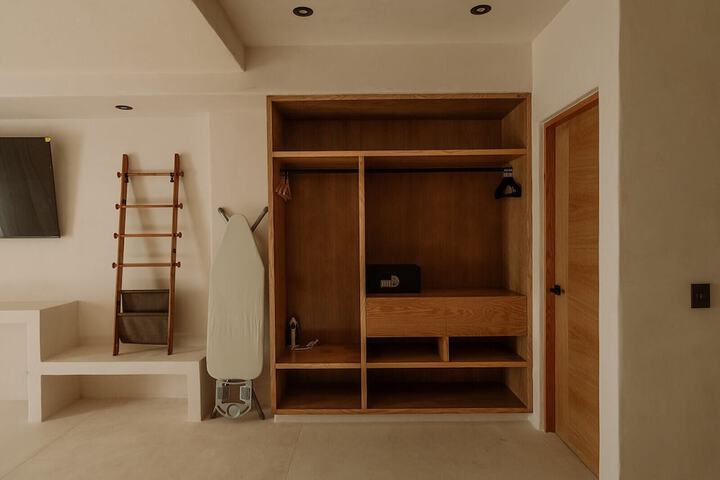 Room 25 of 67
