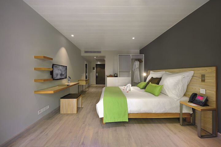Room 13 of 95