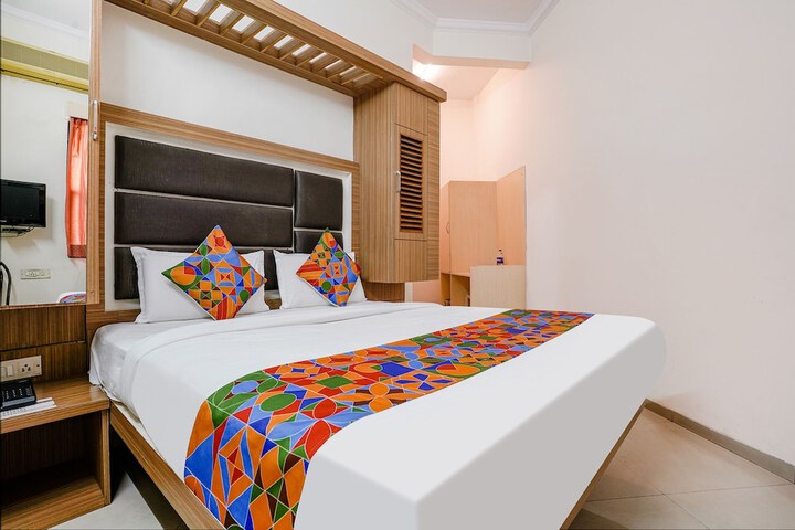 Room 8 of 27