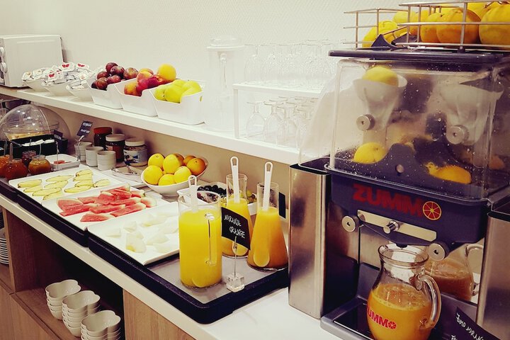 Breakfast/Coffee Service 21 of 36