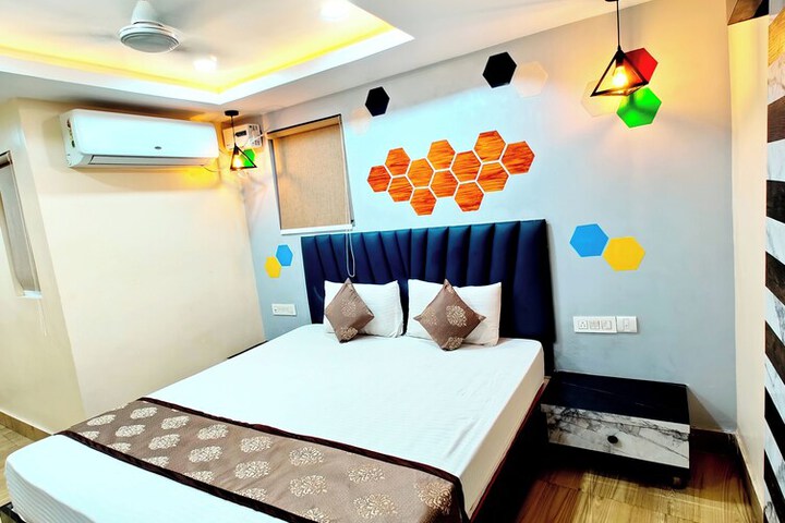 Room 7 of 13