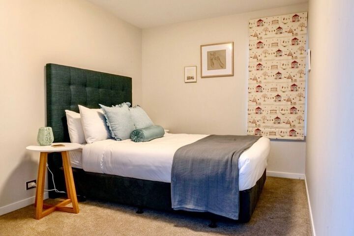 Room 4 of 20