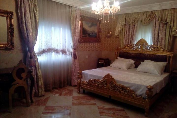 Room 5 of 61