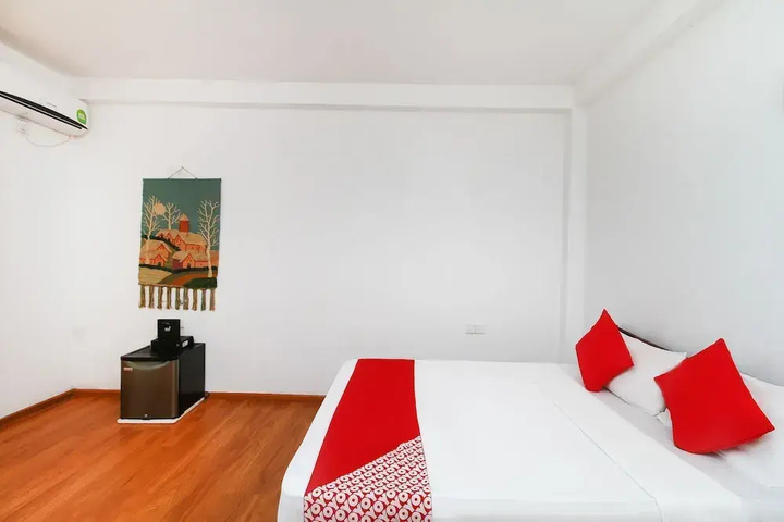 Room 4 of 14