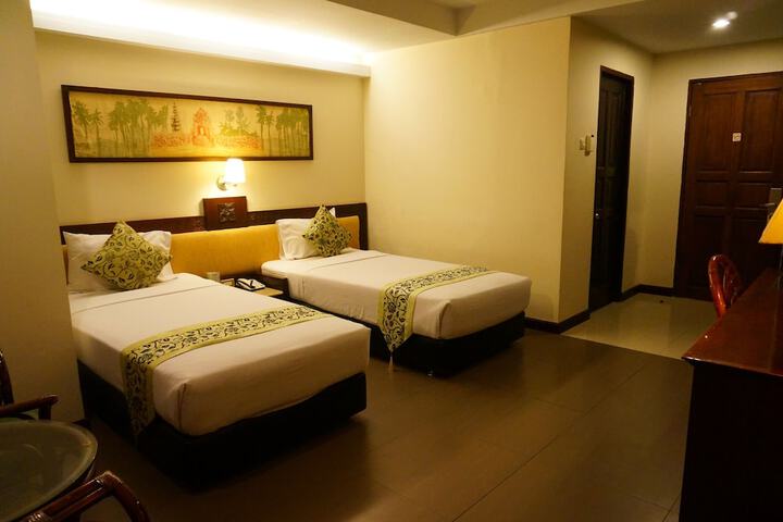 Room 13 of 29