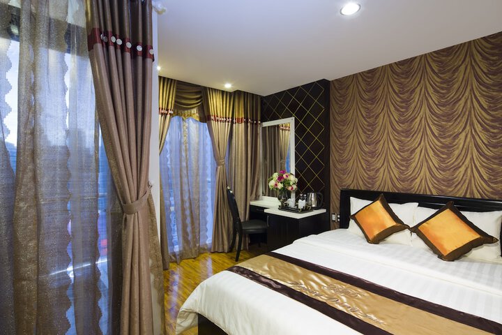 Room 12 of 32
