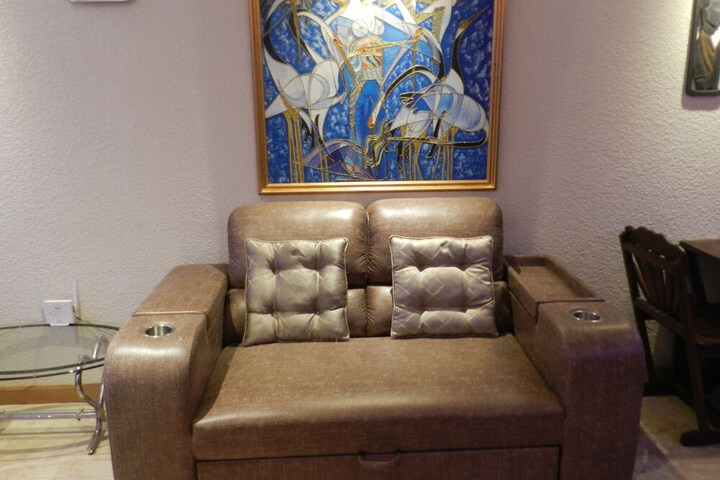 Room 85 of 259
