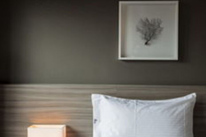 Room 16 of 28