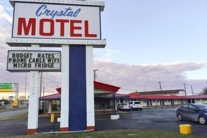 Exterior of Crystal Motel