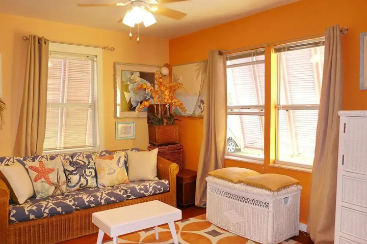 Room 2 of 16