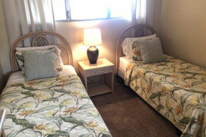 Room 9 of 11