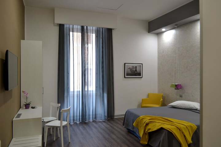 Room 11 of 34