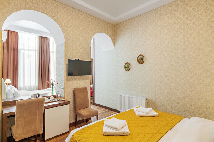 Room 21 of 52